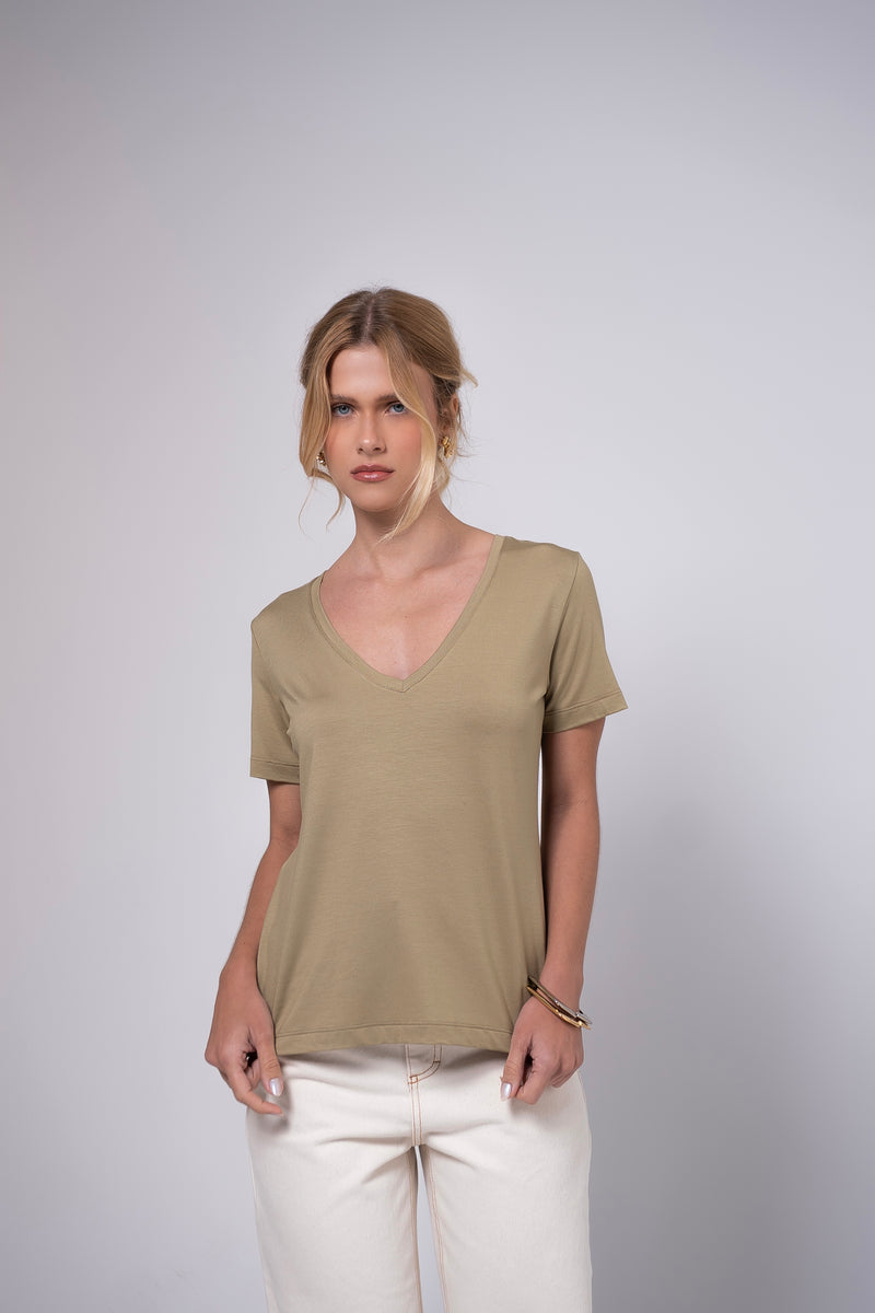 camiseta gola v modal