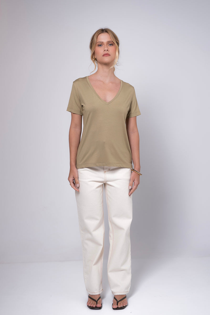 camiseta gola v modal